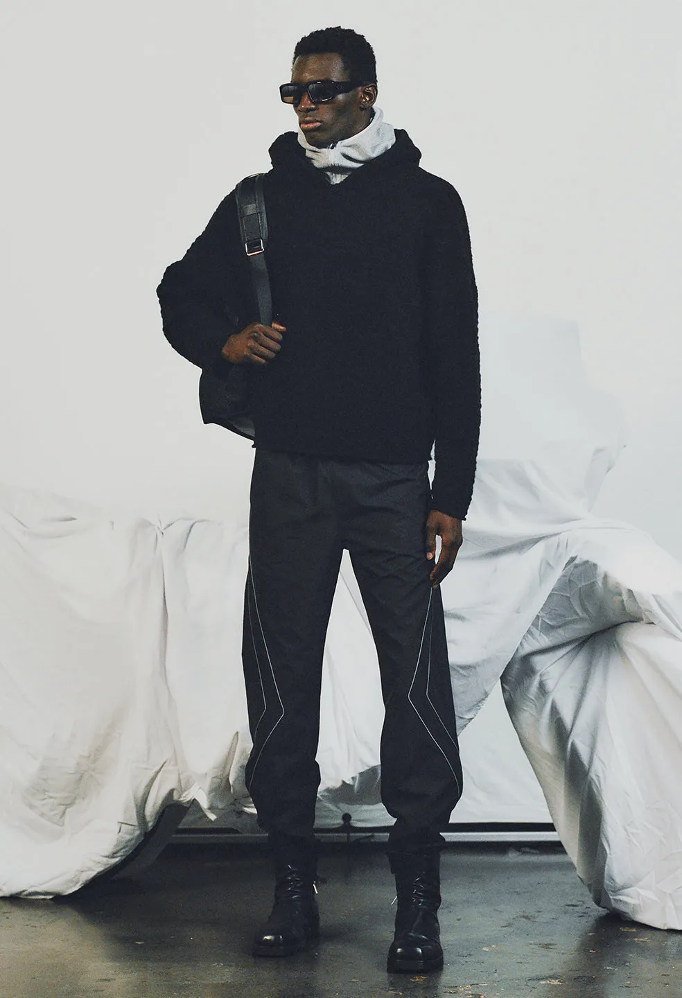 Glitch Jacquard Poncho / Black