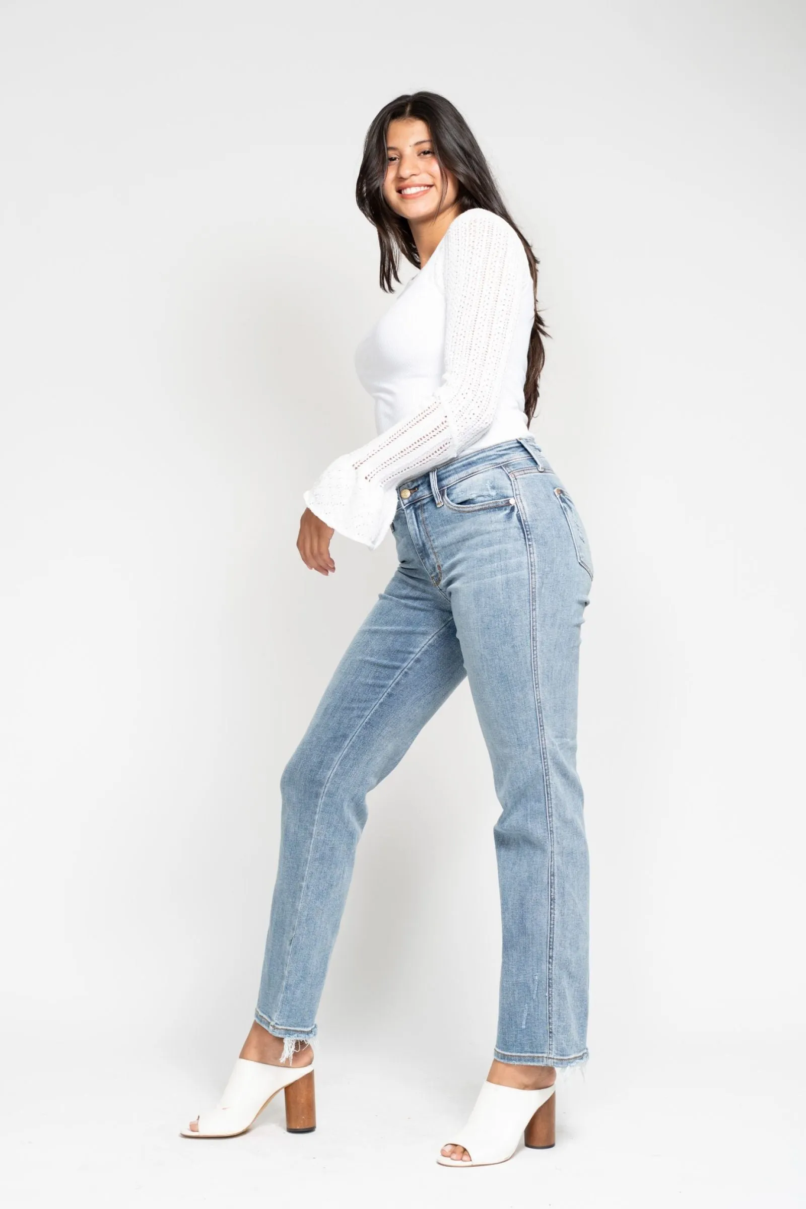 Judy Blue Nia Mid Rise Cell Phone Pocket Dad Jean