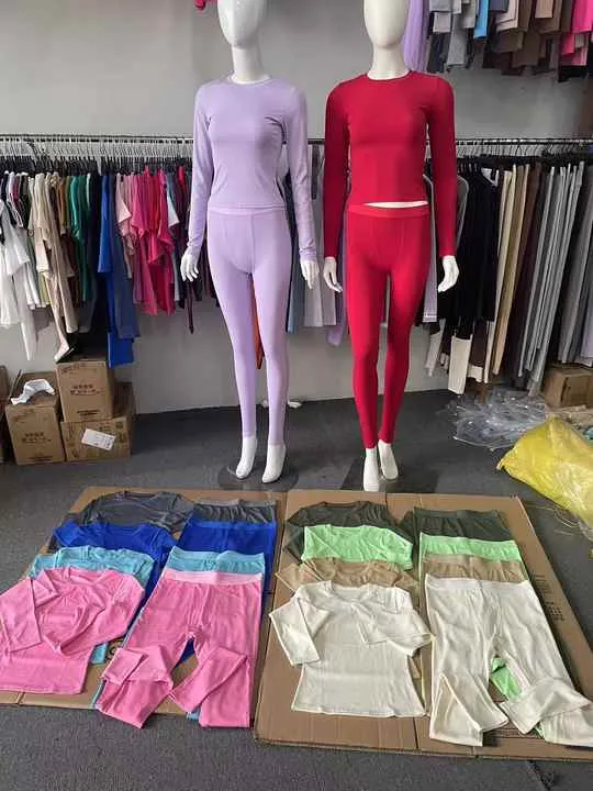 Red Women's Clothing Custom Logo-ملابس نسائية حمراء